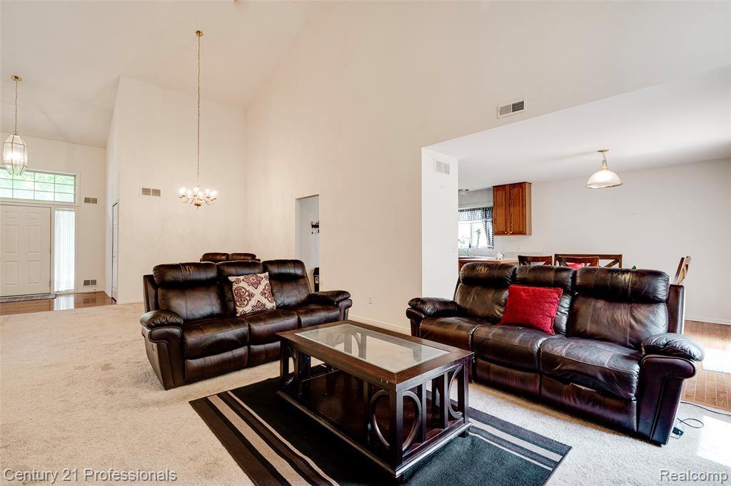 5958 Lochmore Drive, Commerce Twp, MI 48382 — Photo 24
