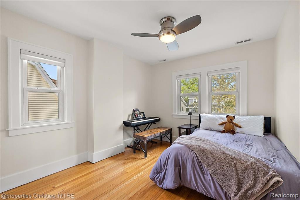 917 Maplegrove Avenue, Royal Oak, MI 48067 — Photo 57