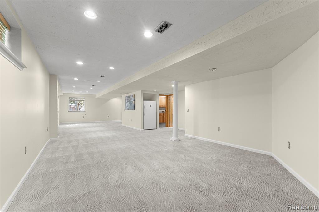 23395 Mission Lane, Farmington, MI 48335 — Photo 53