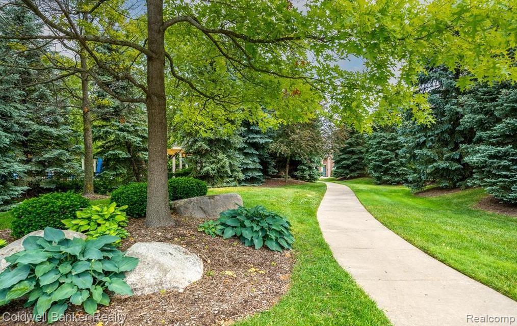 19106 CHESAPEAKE Circle, Walled Lake, MI 48390 — Photo 24