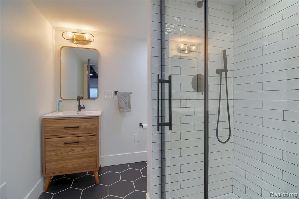 30932 Asbury Hill Drive, New Hudson, MI 48165 — Photo 37