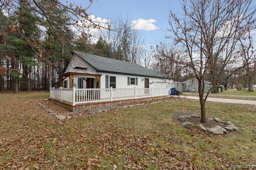 1050 PARK, St. Charles, MI 48655 — Photo 2