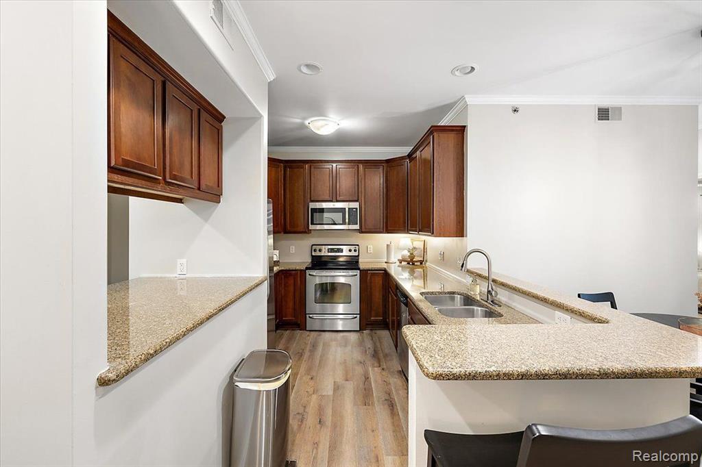 6600 TRILLIUM VILLAGE Lane, 13, Clarkston, MI — Photo 8