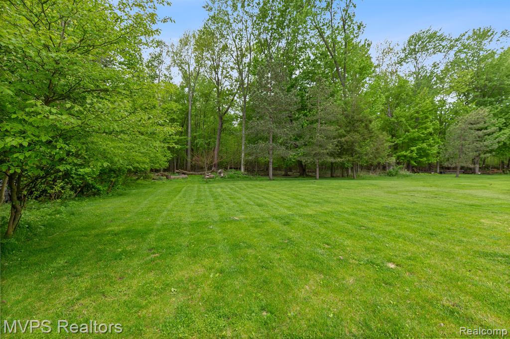 5325 SHOREWOOD Drive, Fort Gratiot, MI 48059 — Photo 48