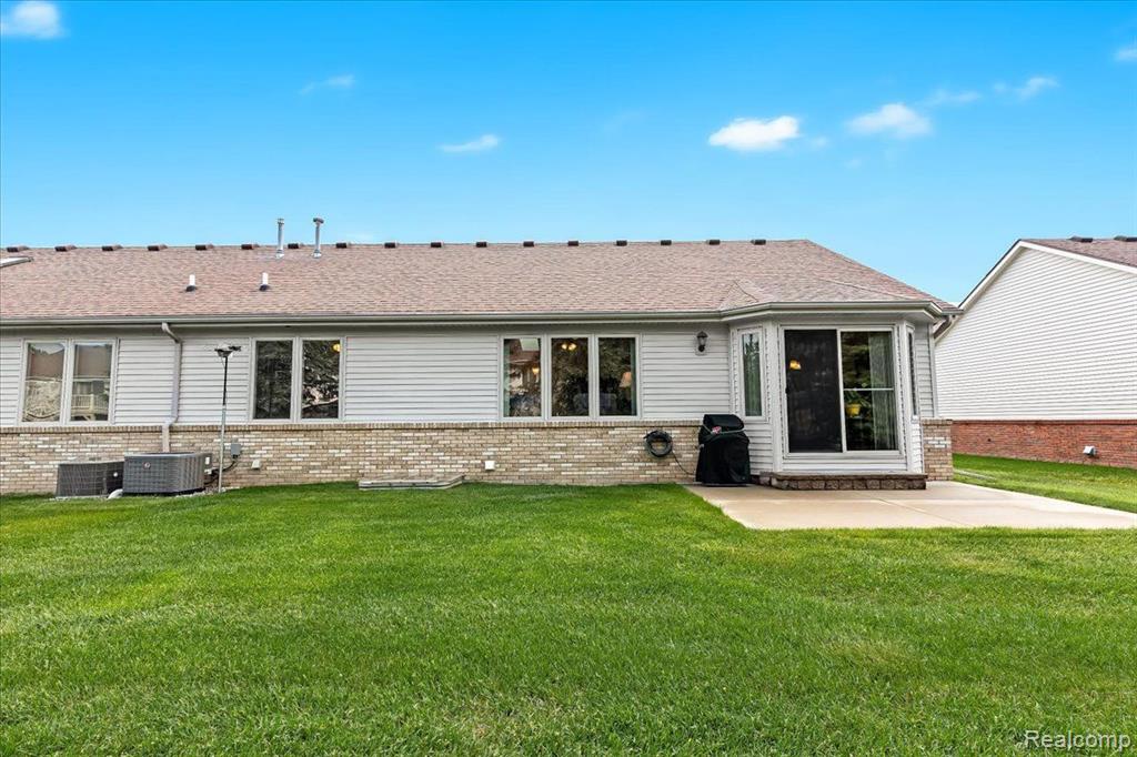 589 SNOWBIRD Circle E, St. Clair, MI 48079 — Photo 27