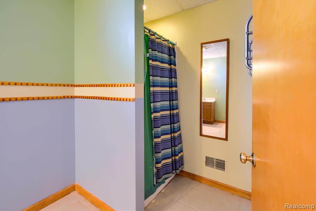 845 Oak Tree Lane, Lapeer, MI 48446 — Photo 47