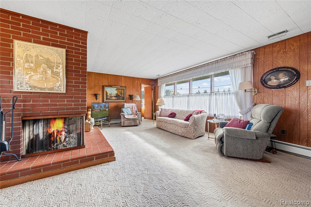 18676 Vreeland Road, Woodhaven, MI 48183 — Photo 7