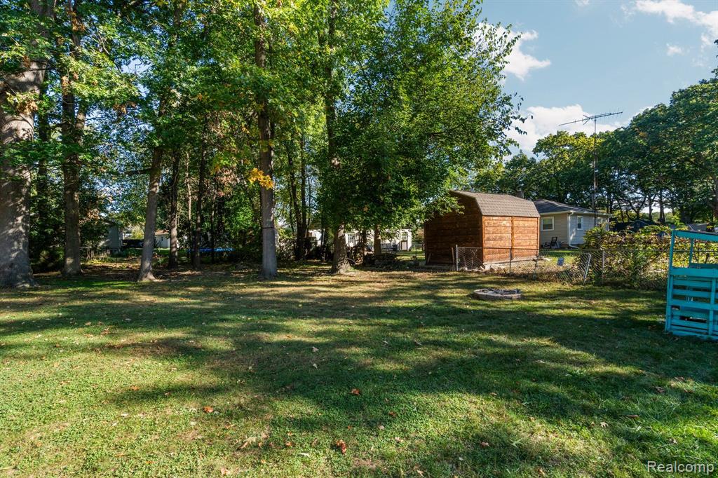917 LOWELL Avenue, Jackson, MI 49202 — Photo 31