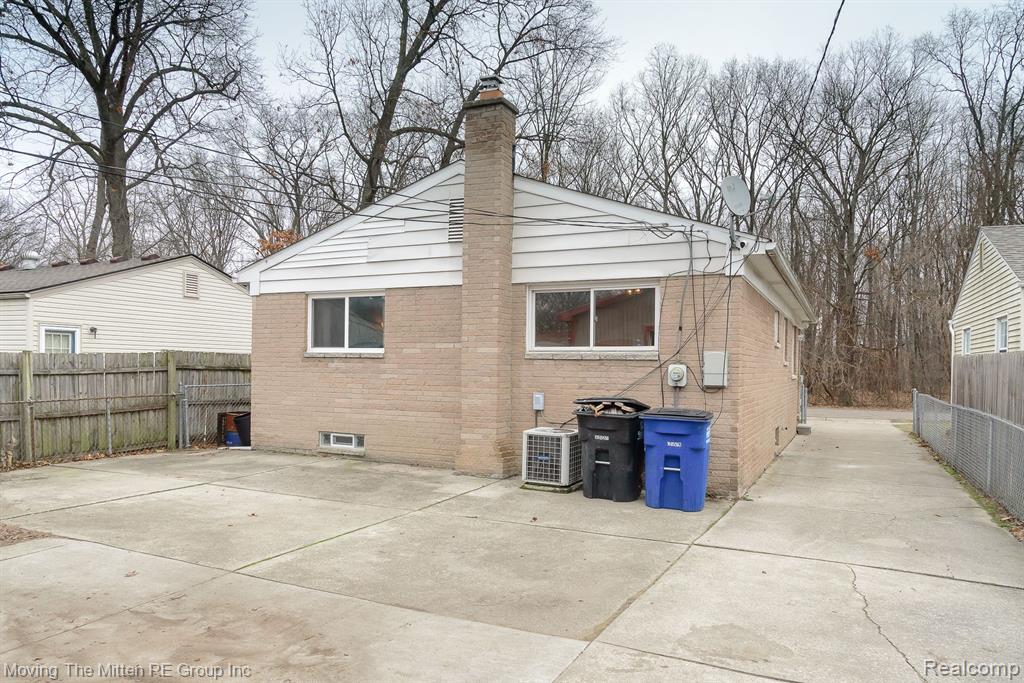 6061 N DOWLING Street, Westland, MI — Photo 29