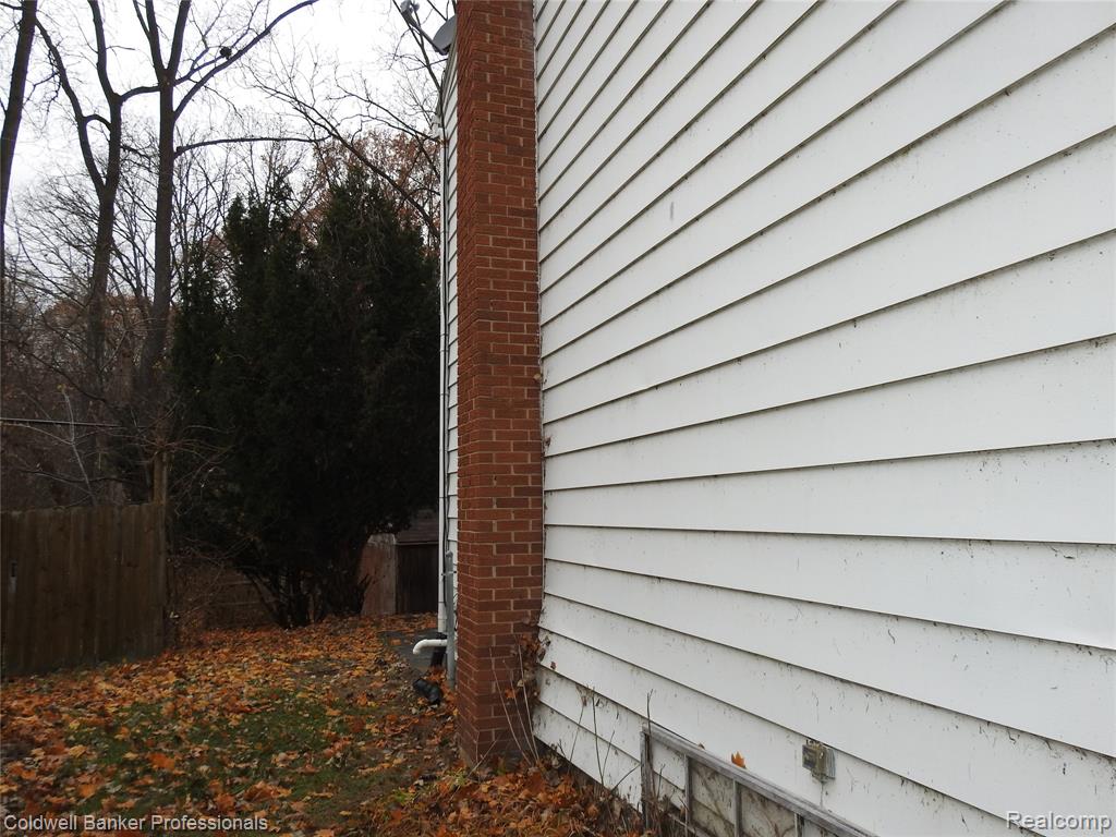 5919 Western Road, Flint, MI 48506 — Photo 2