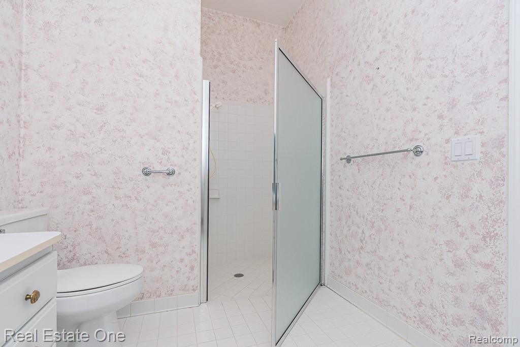 5181 Stonehenge Drive, Rochester, MI 48306 — Photo 36