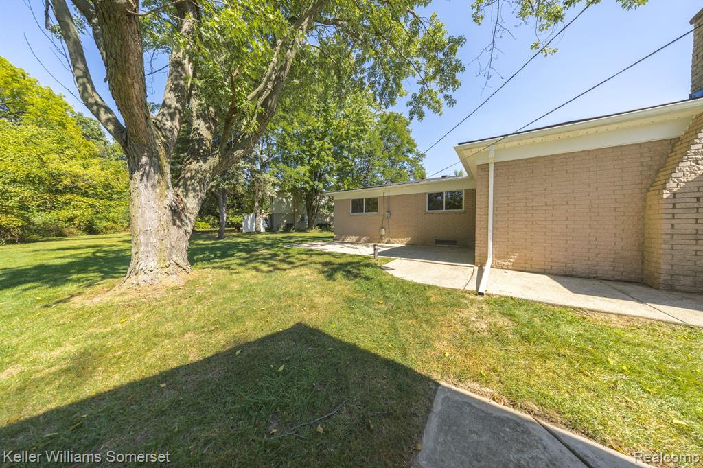5355 CHURCH HILL Drive, Troy, MI 48085 — Photo 22