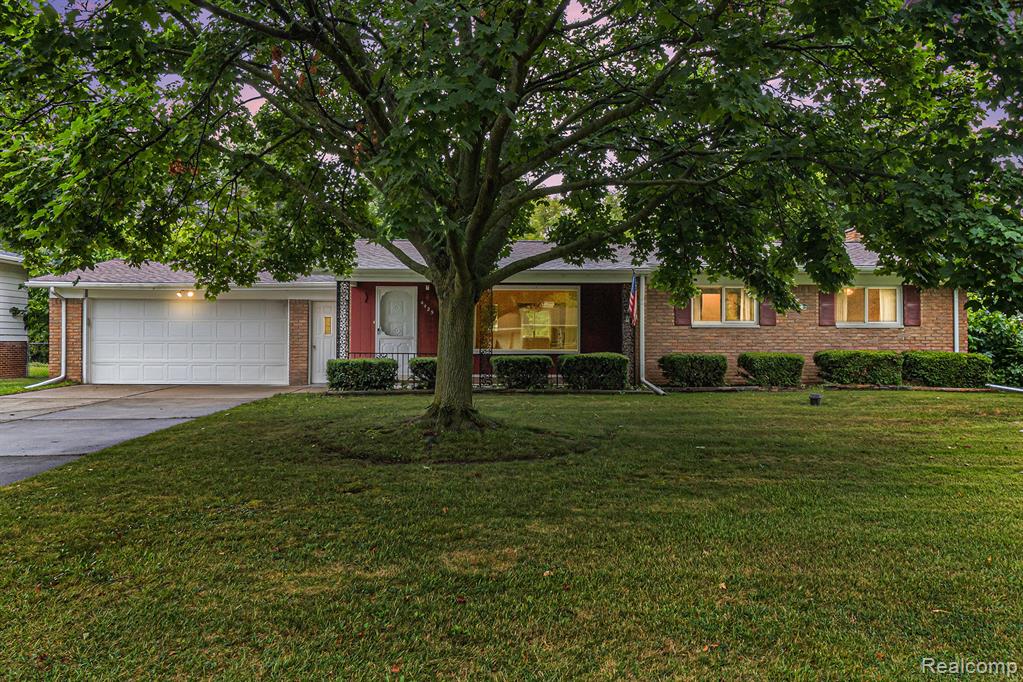 4425 Old Colony Drive, Flint, MI 48507 — Photo 20