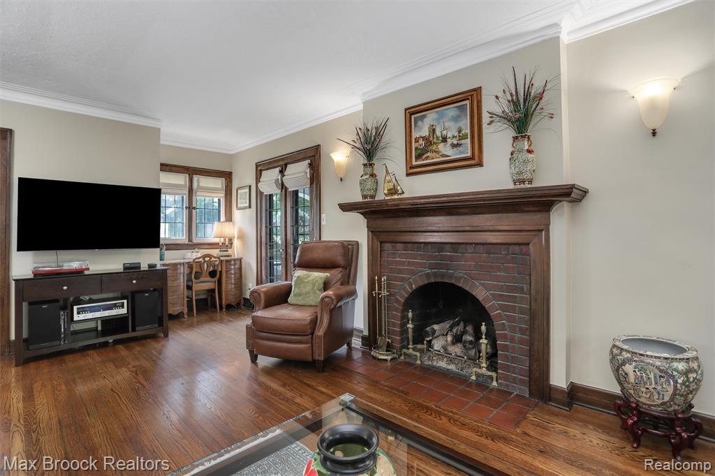 454 W Oakridge Street, Ferndale, MI 48220 — Photo 8
