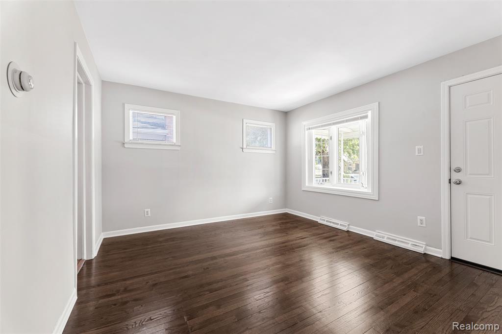 4924 Huron Street, Dearborn Heights, MI 48125 — Photo 7