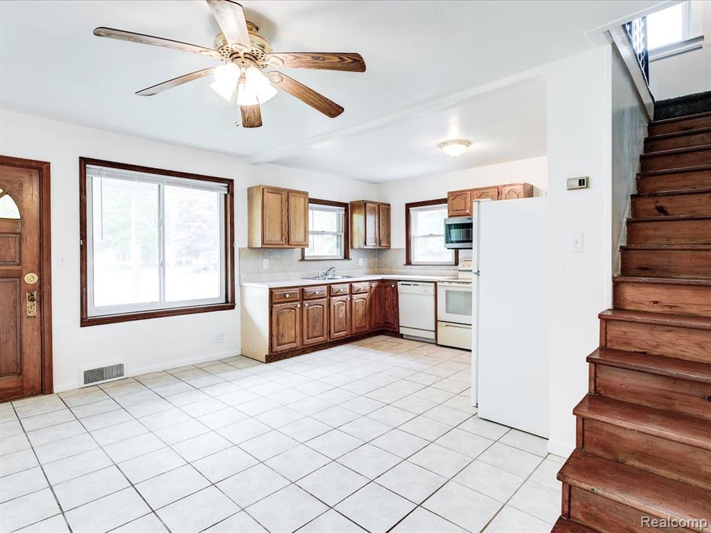 641 Michigan Avenue, Marysville, MI 48040 — Photo 19