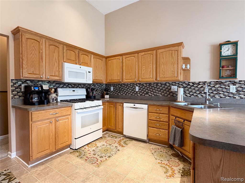 23601 Oakleigh Avenue, Woodhaven, MI 48183 — Photo 11