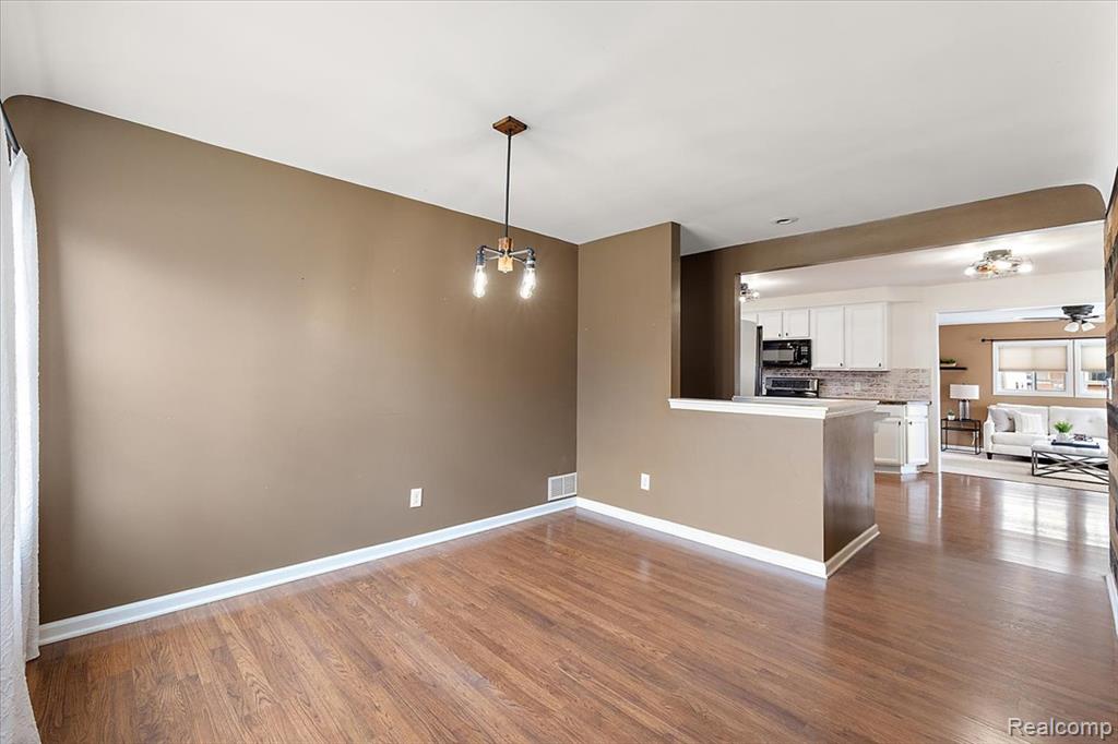9364 Colorado Street, Livonia, MI 48150 — Photo 6