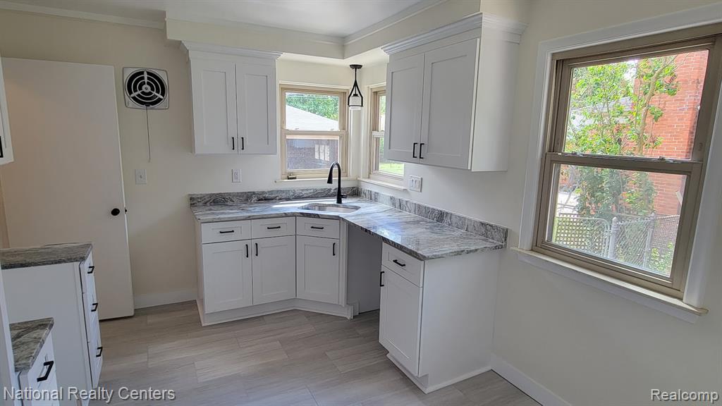 9030 Hemingway, Redford, MI 48239 — Photo 7