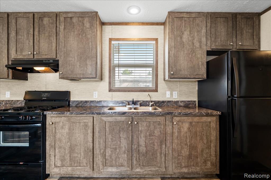 11731 Valerie Lane, Whitmore Lake, MI 48189 — Photo 7