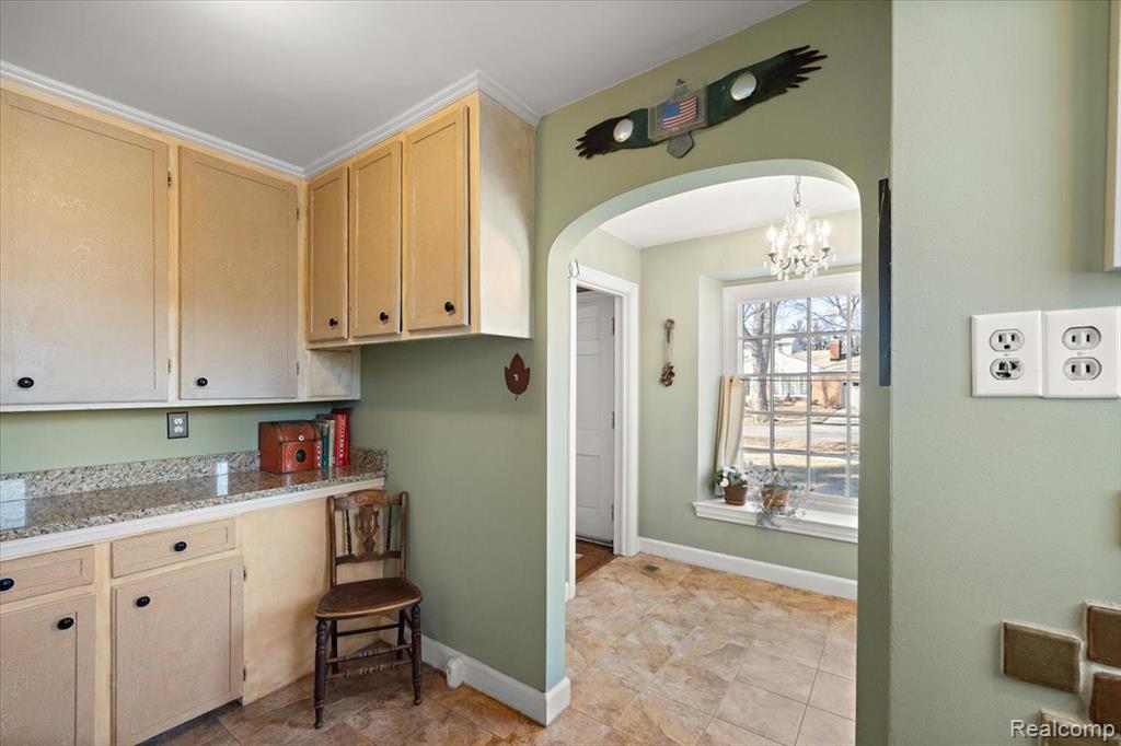 17601 Cambridge Boulevard, Lathrup Village, MI 48076 — Photo 22