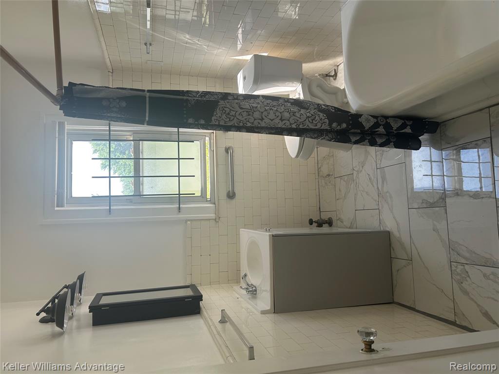 8625 Dexter Ave, Detroit, MI 48206 — Photo 8