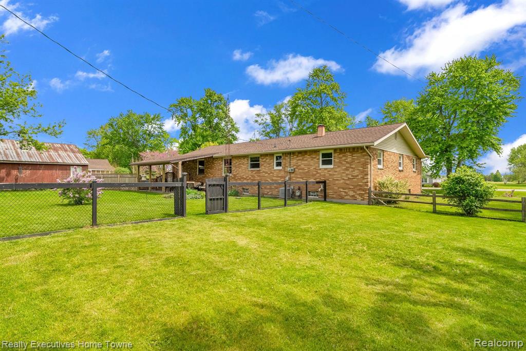 5011 STATE Road, Fort Gratiot, MI 48059 — Photo 41