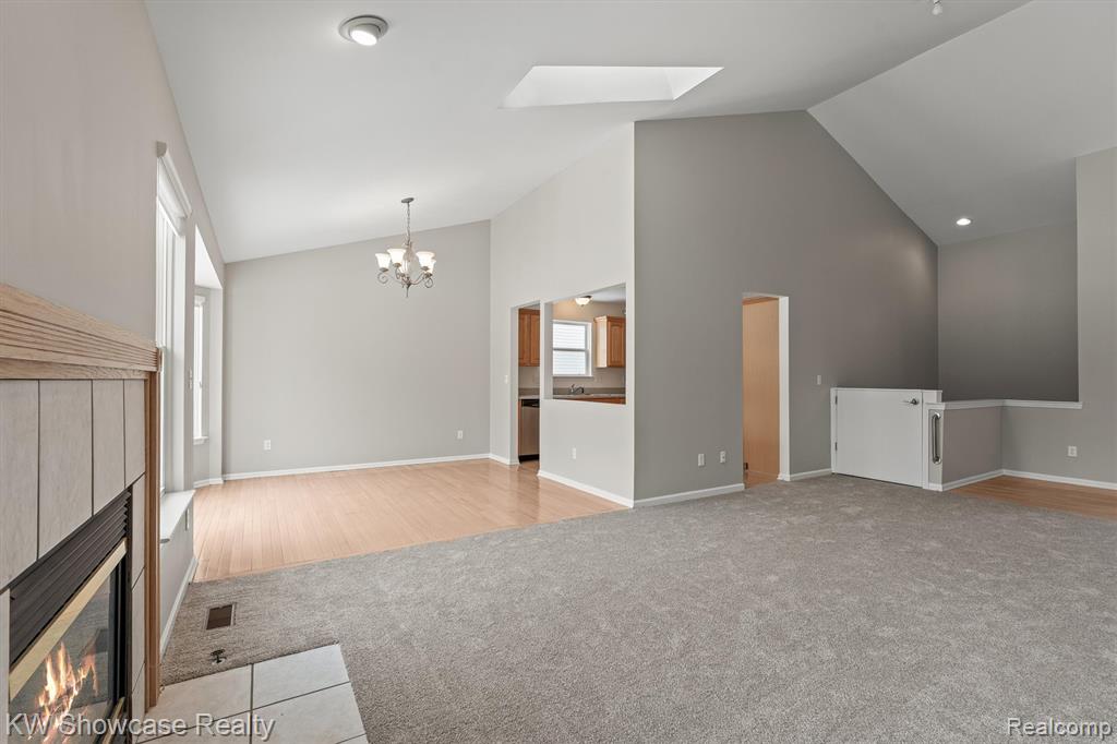 462 Woodhaven Drive, Commerce Twp, MI 48390 — Photo 7