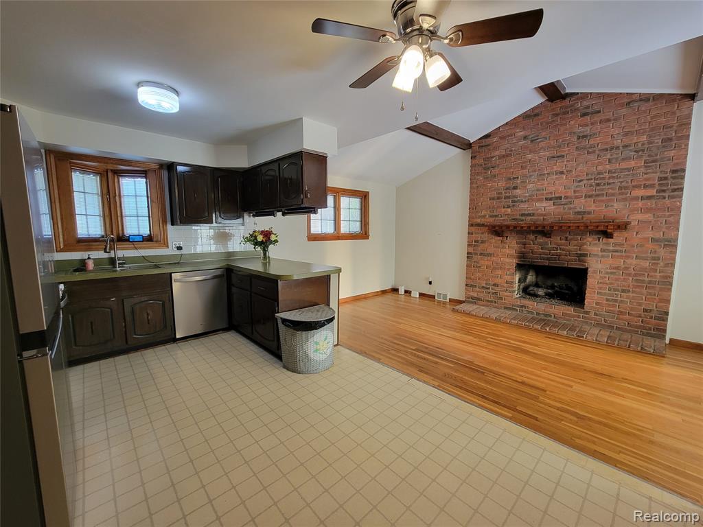 4687 Jackson Street, Trenton, MI 48183 — Photo 18