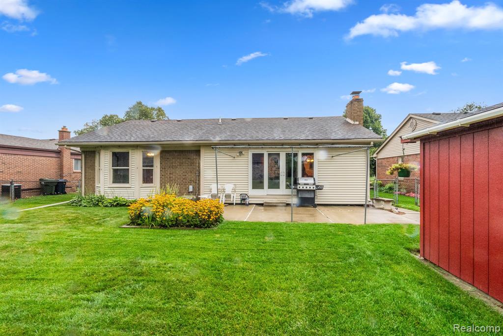 42917 Freeport Drive, Sterling Heights, MI 48313 — Photo 40
