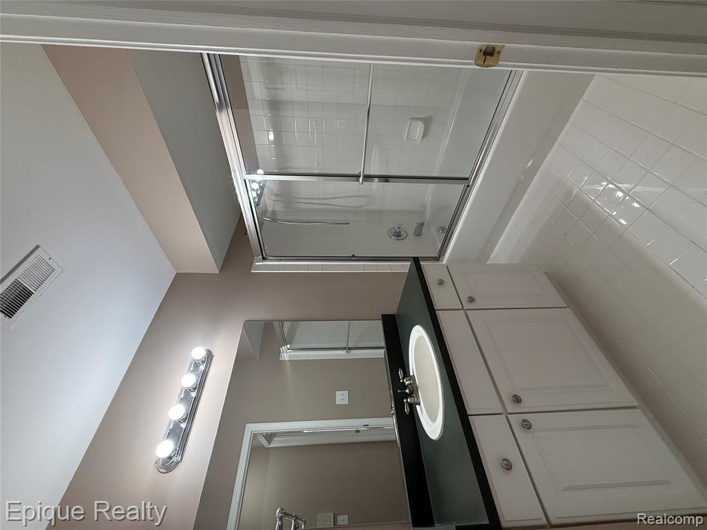 56487 Scotland Boulevard, Utica, MI 48316 — Photo 18