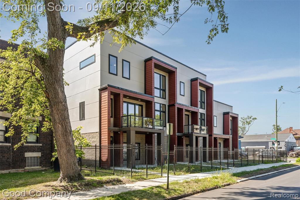 177 Gladstone Street - Photo 2