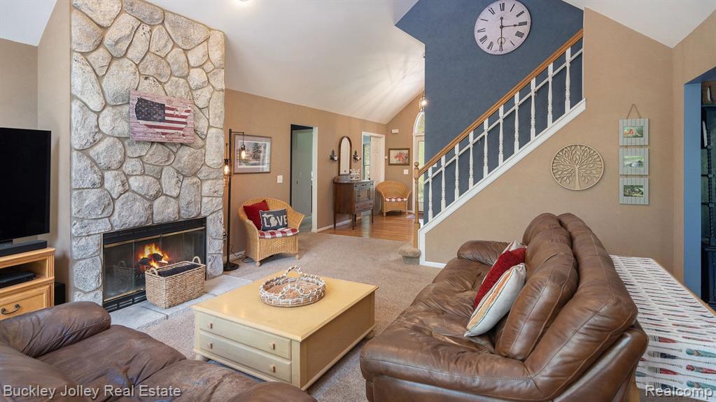 6858 CORRIGAN Drive, Brighton, MI 48116 — Photo 4
