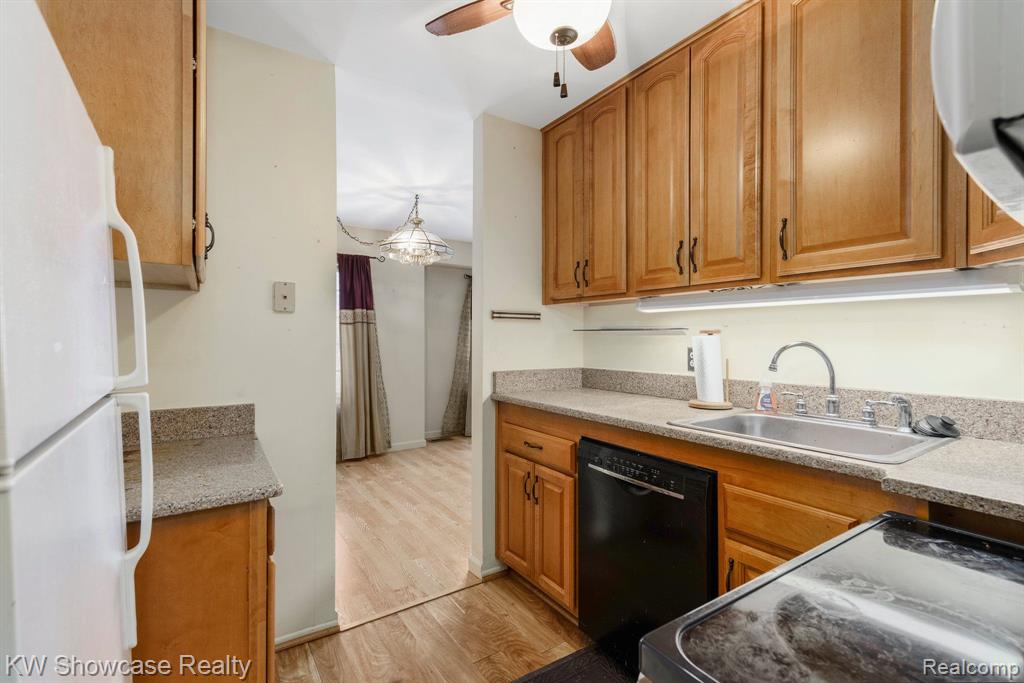 30236 SOUTHFIELD Road, 263, Southfield, MI 48076 — Photo 13