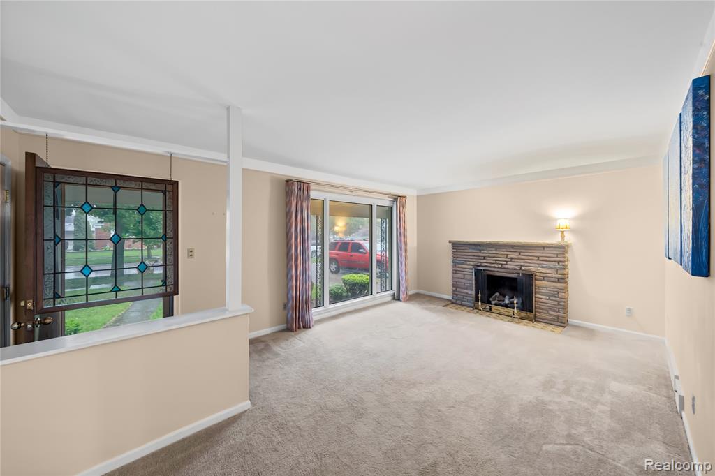 26916 Rouge River Drive, Dearborn Heights, MI 48127 — Photo 6