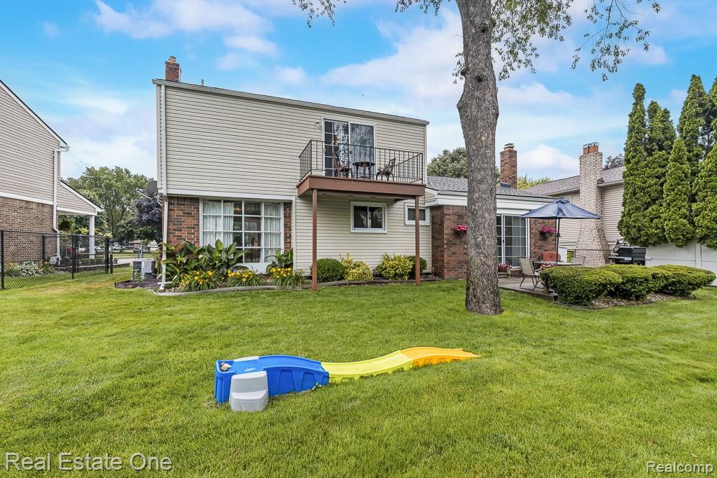 42514 Freeport Drive, Sterling Heights, MI 48313 — Photo 38
