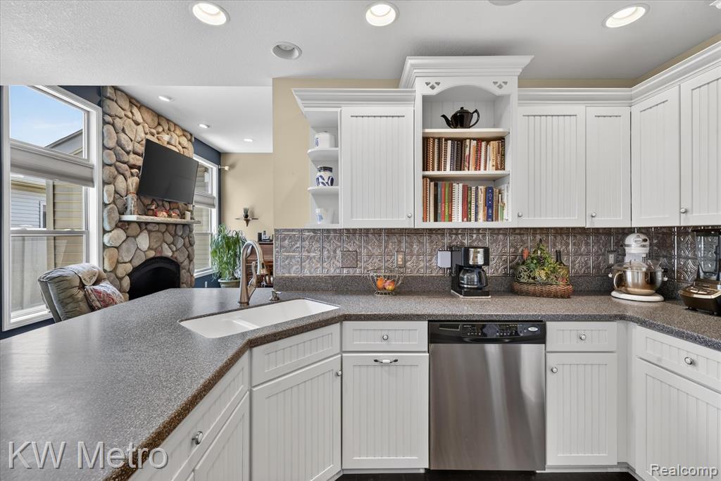 717 Koreys Circle, Blissfield, MI 49228 — Photo 19