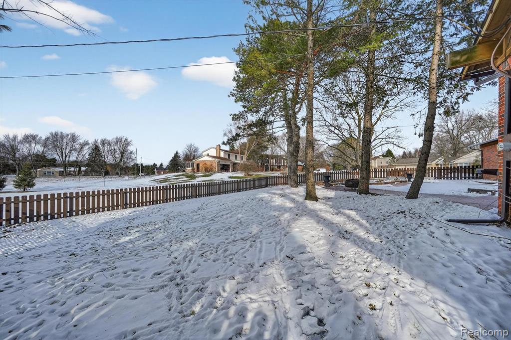 5397 Sutton Place, Grand Blanc, MI 48439 — Photo 38