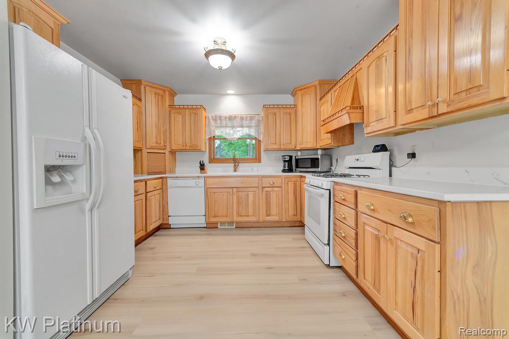 4626 Glenalda Drive, Clarkston, MI — Photo 13
