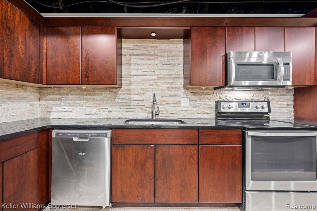 55257 Breton Woods Drive, Macomb, MI 48042 — Photo 44