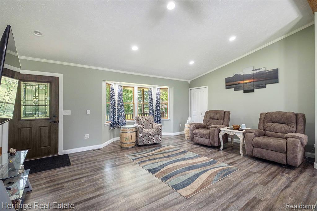 4864 Holmes Road, Goodrich Vlg, MI — Photo 5