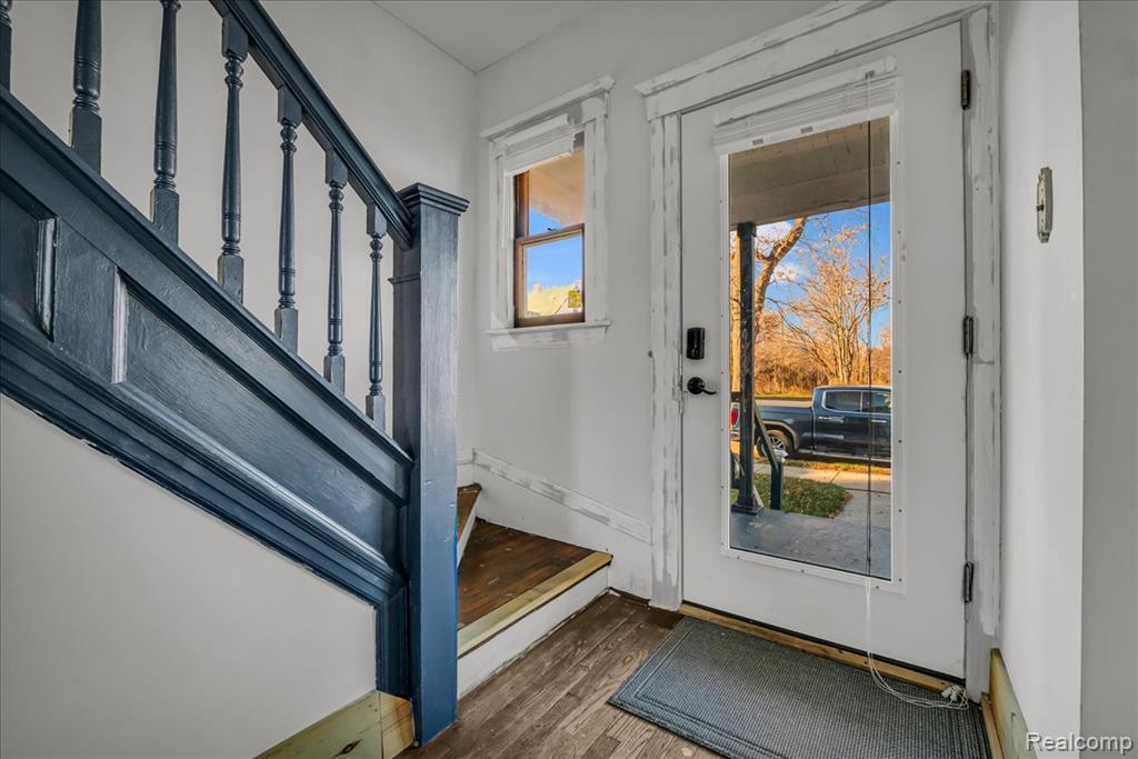 9390 Emmons, Detroit, MI 48214 — Photo 3
