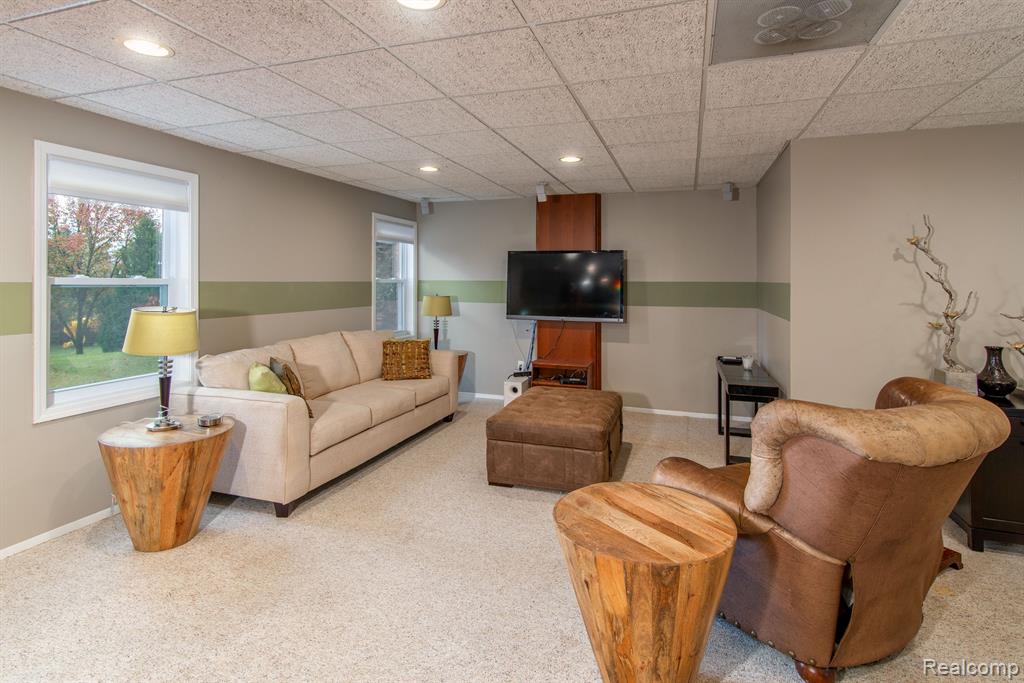 8714 GLEN HAVEN Drive, Howell, MI 48843 — Photo 30