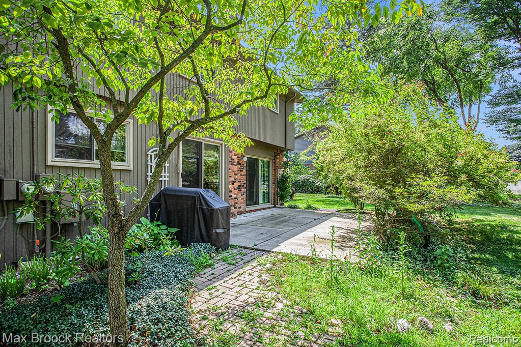 5622 Powder Horn Drive, West Bloomfield, MI — Photo 25