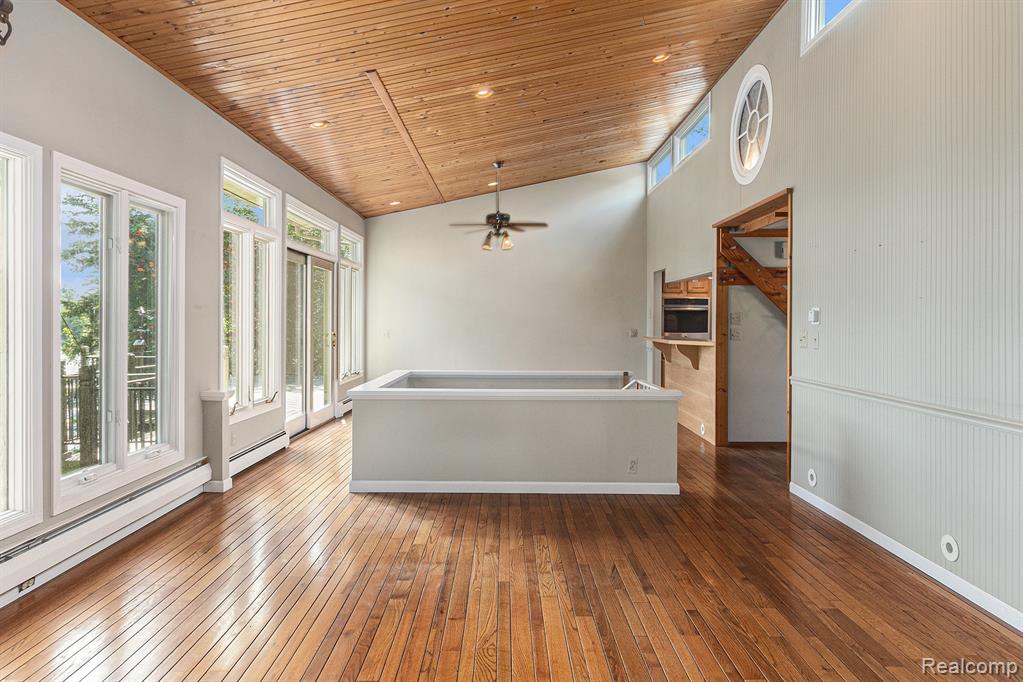 979 Abseguami Trail, Lake Orion, MI 48362 — Photo 9