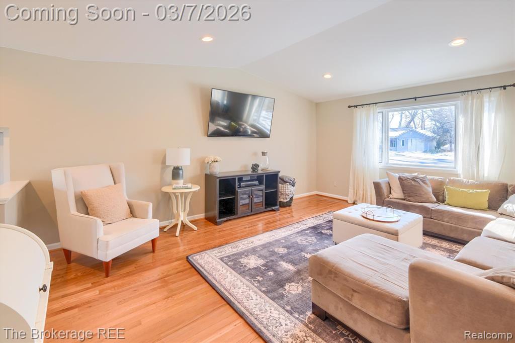 4405 Green Lake Road, West Bloomfield, MI 48323 — Photo 12