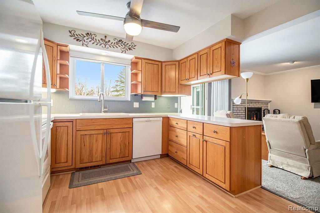 8912 MISSION Drive, Brighton, MI 48116 — Photo 5