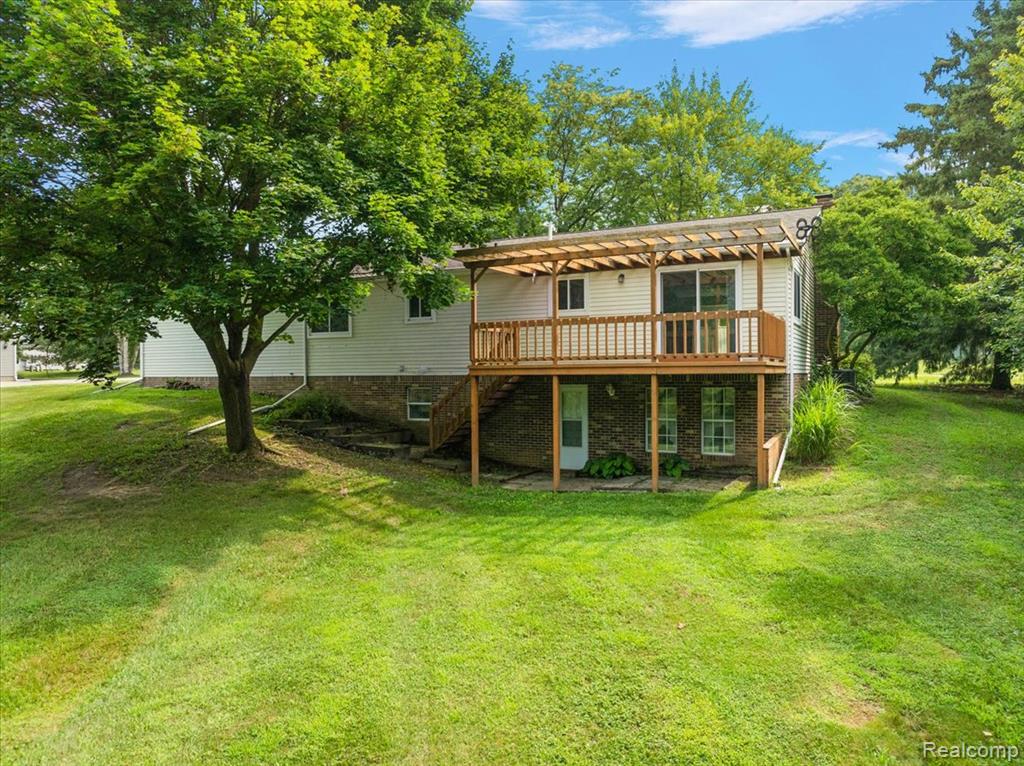 2947 SUN TERRACE Drive, Hartland, MI 48353 — Photo 3