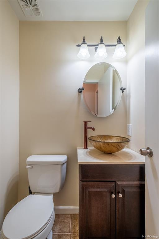 5297 Oaktree Drive, Flint, MI 48532 — Photo 7