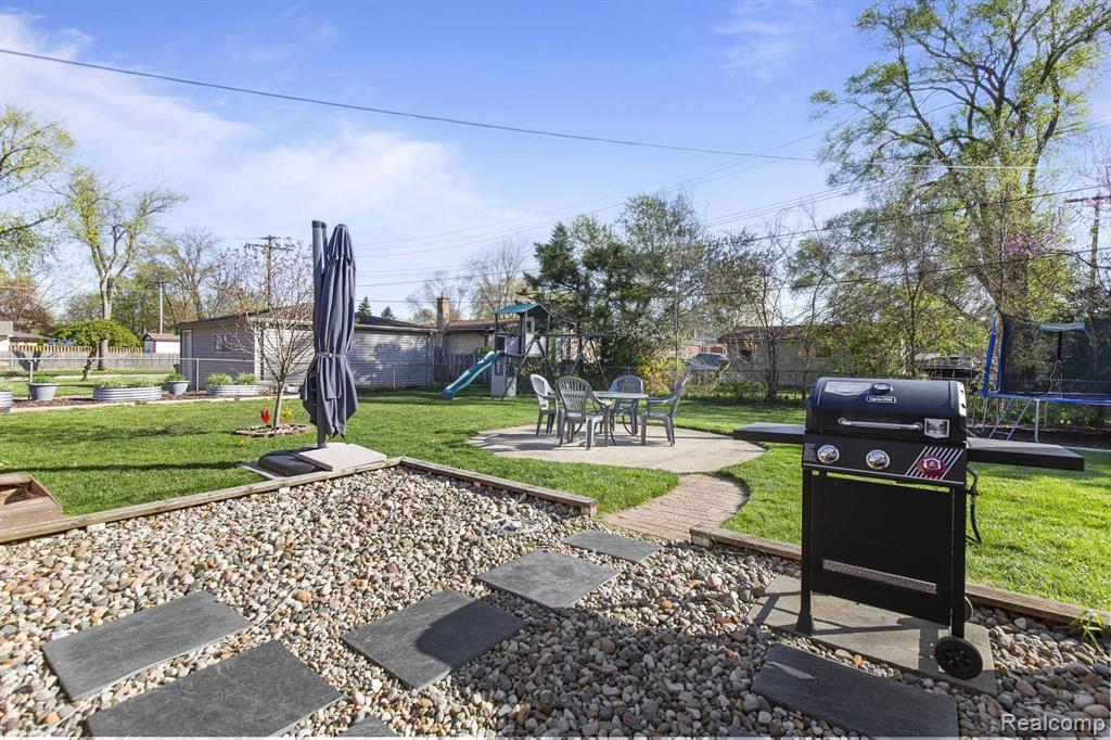 8681 STROM Drive, Sterling Heights, MI 48314 — Photo 27